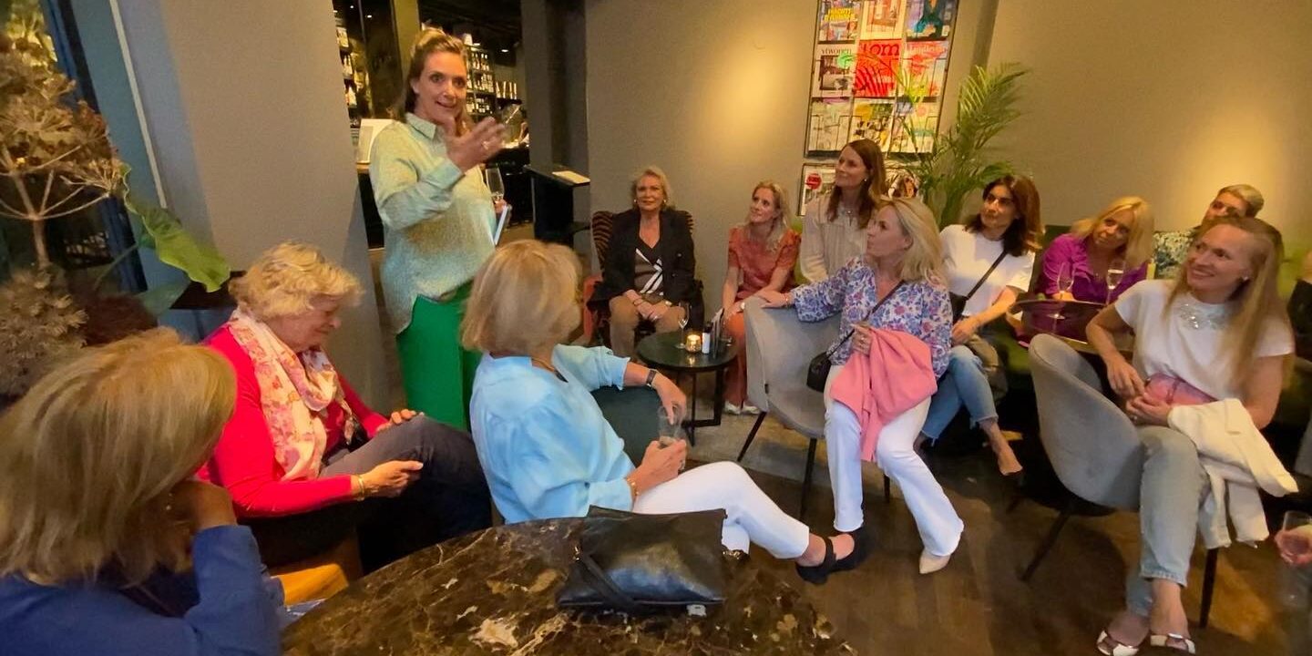 Old ladies borrel